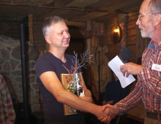 Aasta Matkategelase 2016 Margus Mändmetsa õnnitlemine. Foto: Pille Väljataga